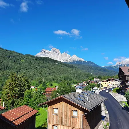 Accogliente Attico Vista Dolomiti Appartement *